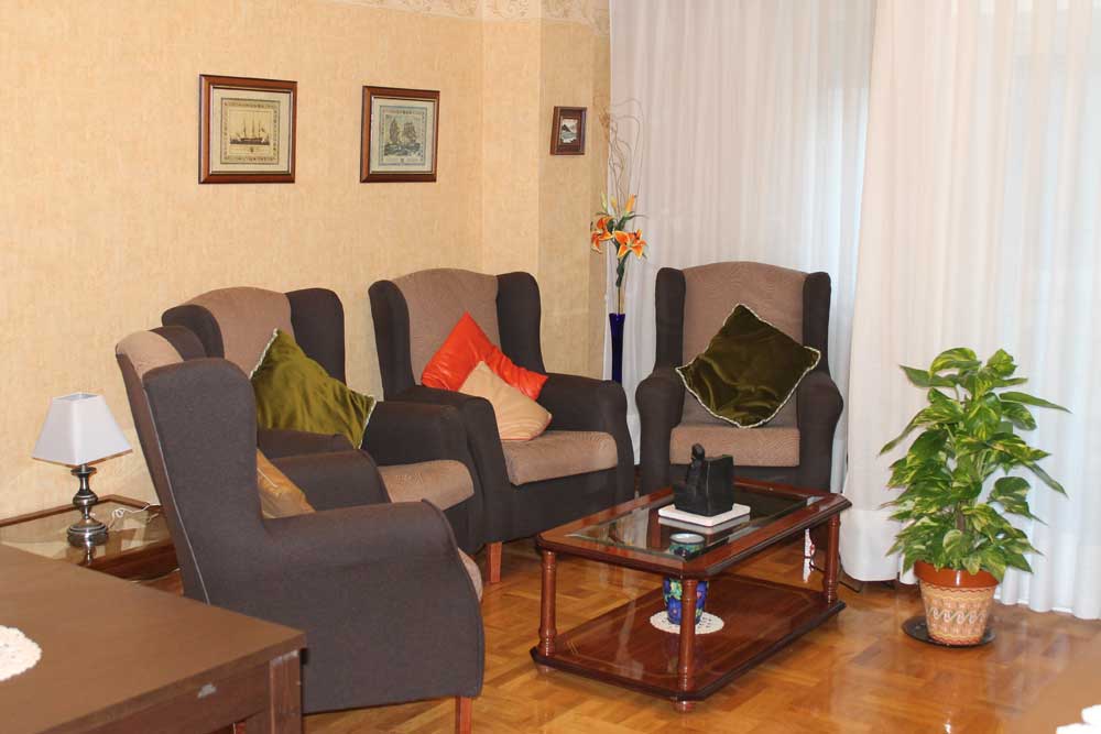 Residencia de ancianos y personas de la tercera edad en Peralta, Navarra.