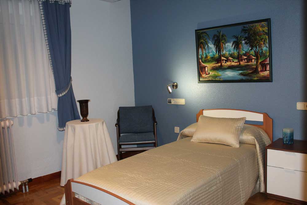 Residencia de ancianos y personas de la tercera edad en Peralta, Navarra.